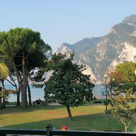 Terrazza Sul Lago Riva del Garda Exterior foto
